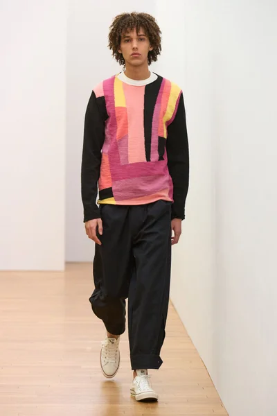 Look 25